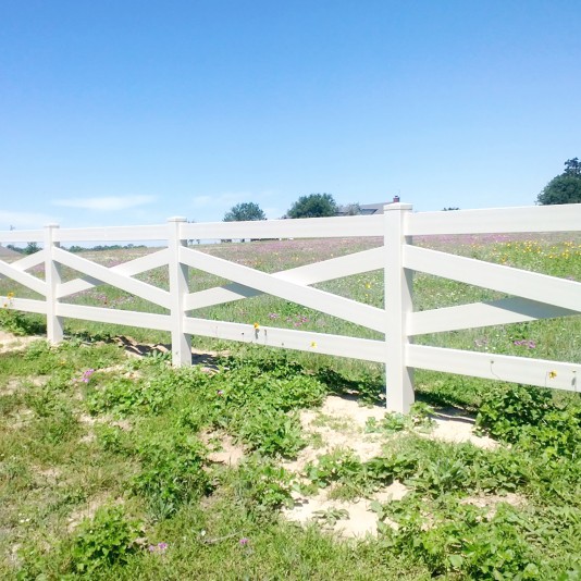 Durables Crossbuck Vinyl Ranch Rail Horse Fence with 7.5' Posts (White) - Priced Per Foot